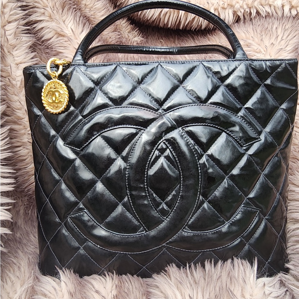 Chanel Black Quilted Leather Tote AUTHENTIC Card Included